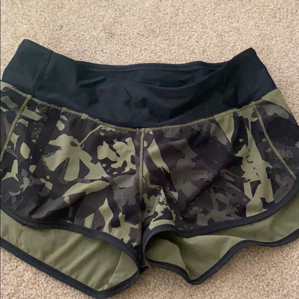 Lululemon camp shorts size 2